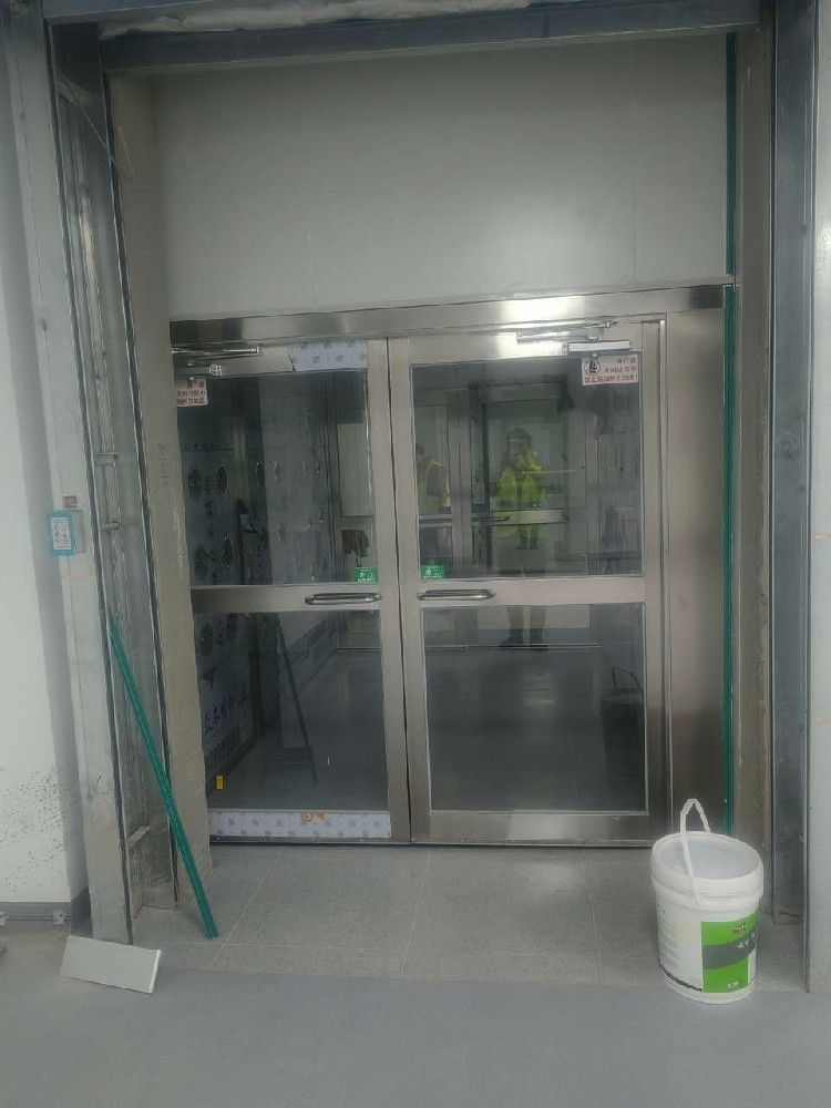 上海均敏餐飲服務有限公司風淋室安裝