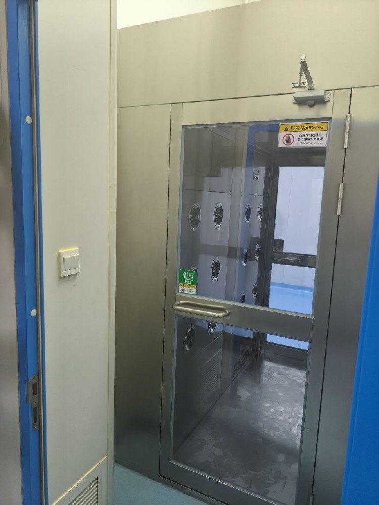 上海鼎拓建筑安裝有限公司風淋室安裝